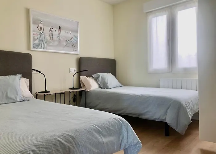 SUITE PLAYA GIJON CENTRO, apartamento nuevo, 5 huéspedes VUT-3622-AS